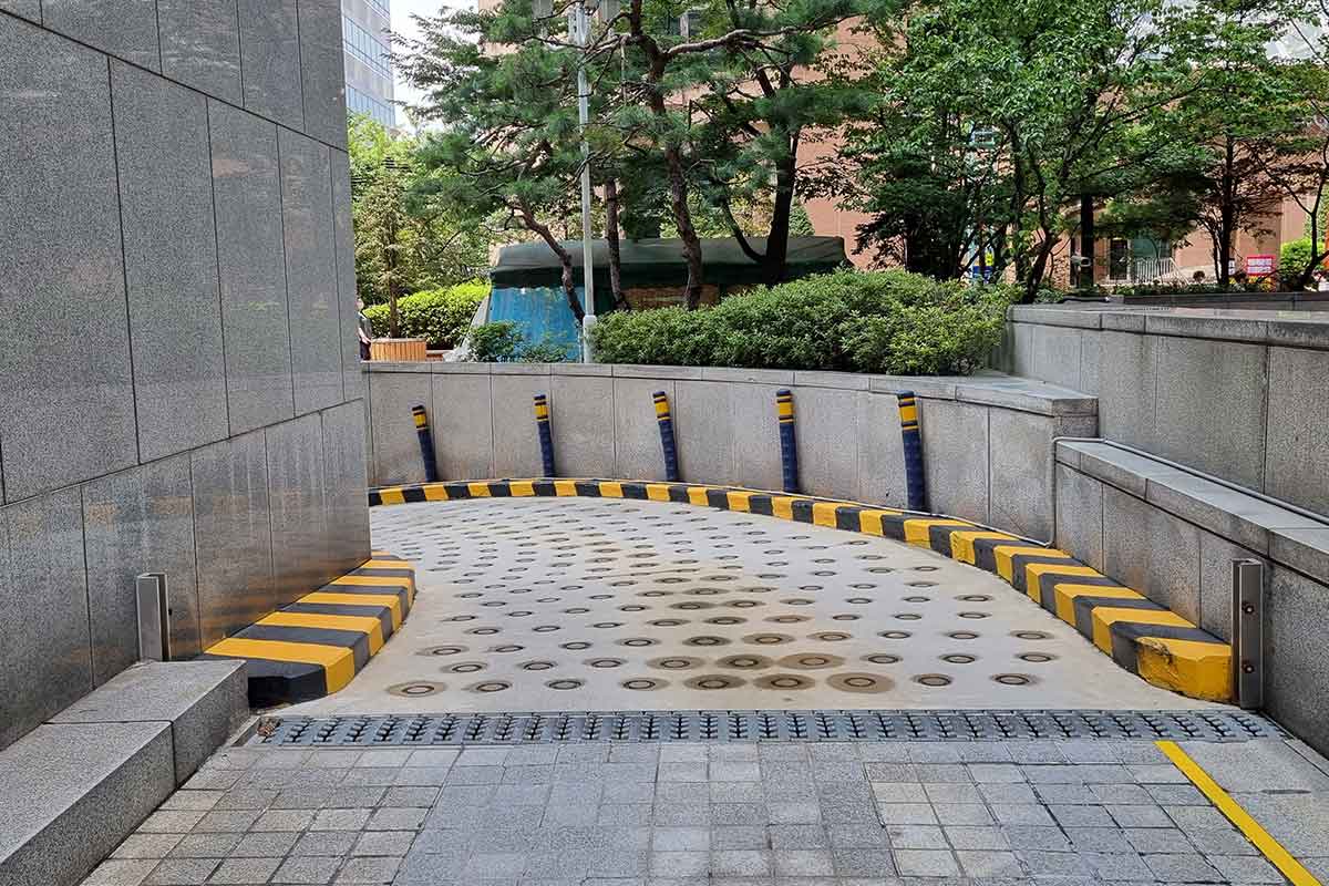 주차-좁은곳-운전자-교통사고-주차사고-운전자상식-차상식-자동차상식