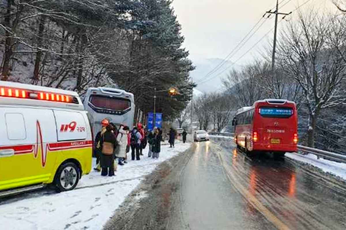눈길-서해안고속도로-강원도-홍천-버스-비발디파크-견인차-사망