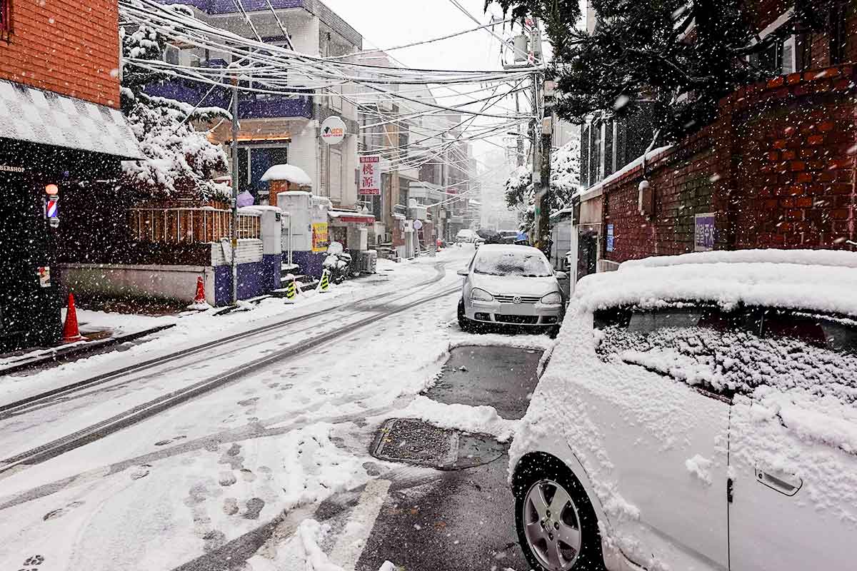 눈길-서해안고속도로-강원도-홍천-버스-비발디파크-견인차-사망