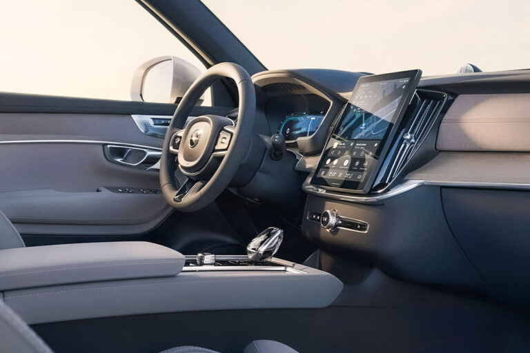 볼보 XC90 – 플래그십 SUV – 전동화 – 플러그인 하이브리드 T8 – 마일드 하이브리드 B6 – OTA 무선 업데이트 – 바워스앤윌킨스 – 티맵