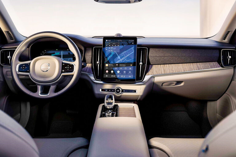 볼보코리아 – XC90 – S90 – 부분변경 – 전기모드 – 마일드 하이브리드 – 플러그인 하이브리드 – 에어 서스펜션 – 티맵 – 제네시스