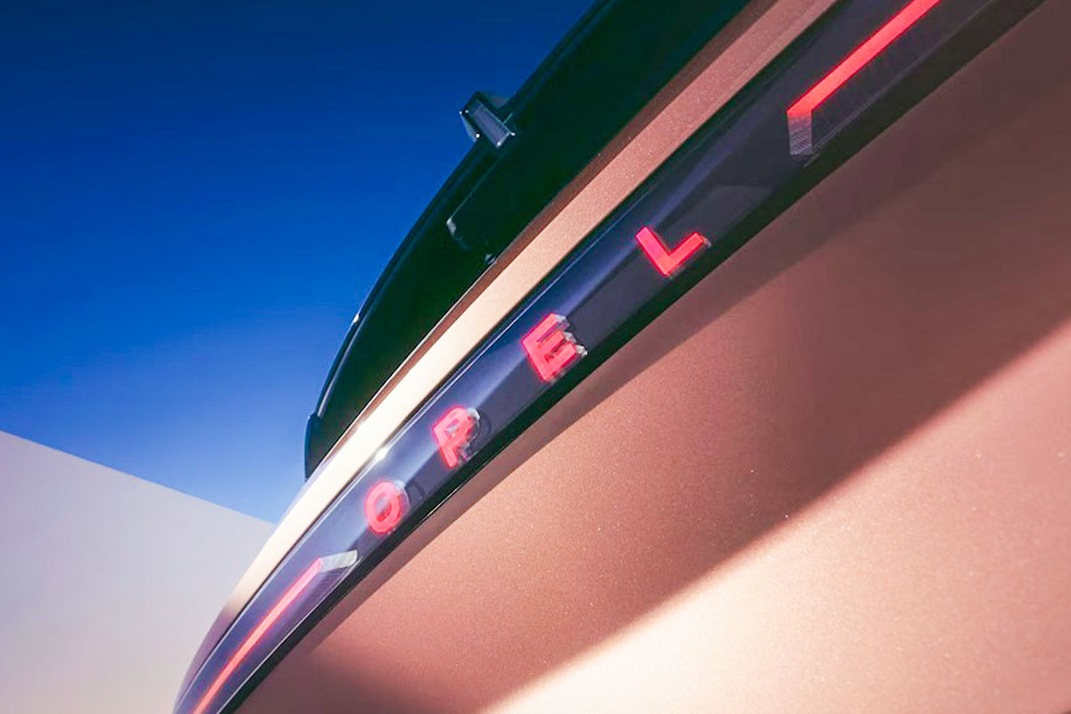 오펠 그랜드랜드 – 전기 SUV – 700km 주행거리 – STLA 플랫폼 – 픽셀 매트릭스 라이트 – 오펠 실내공간 – 유럽 전기차 전략 – 인텔리 HUD – 픽셀박스 – AGR 시트 – 독일생산