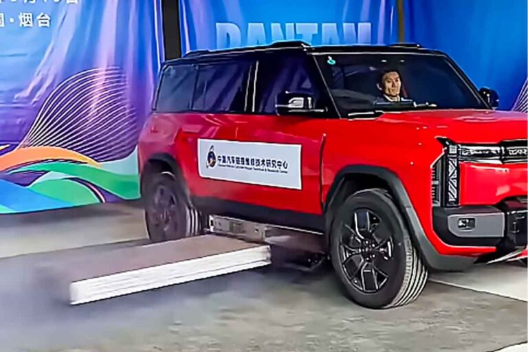 전기차-배터리-발사